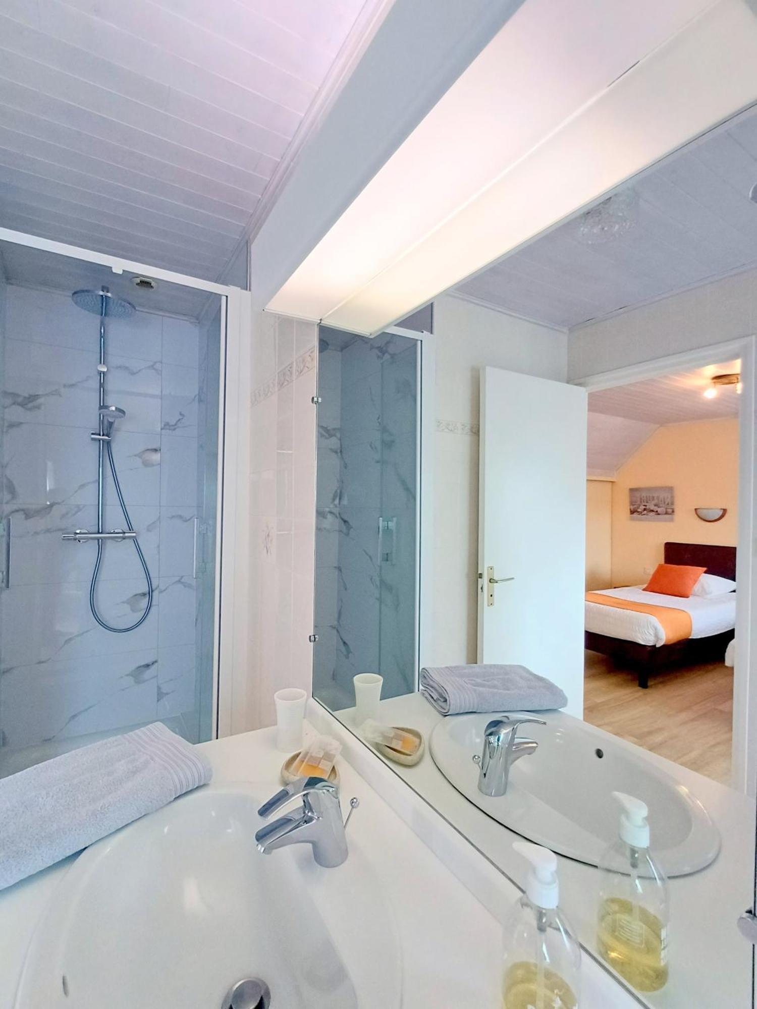 Au calme à 10mn des baies de Douarnenez et Audierne avec cuisine à disposition Mahalon Exterior foto