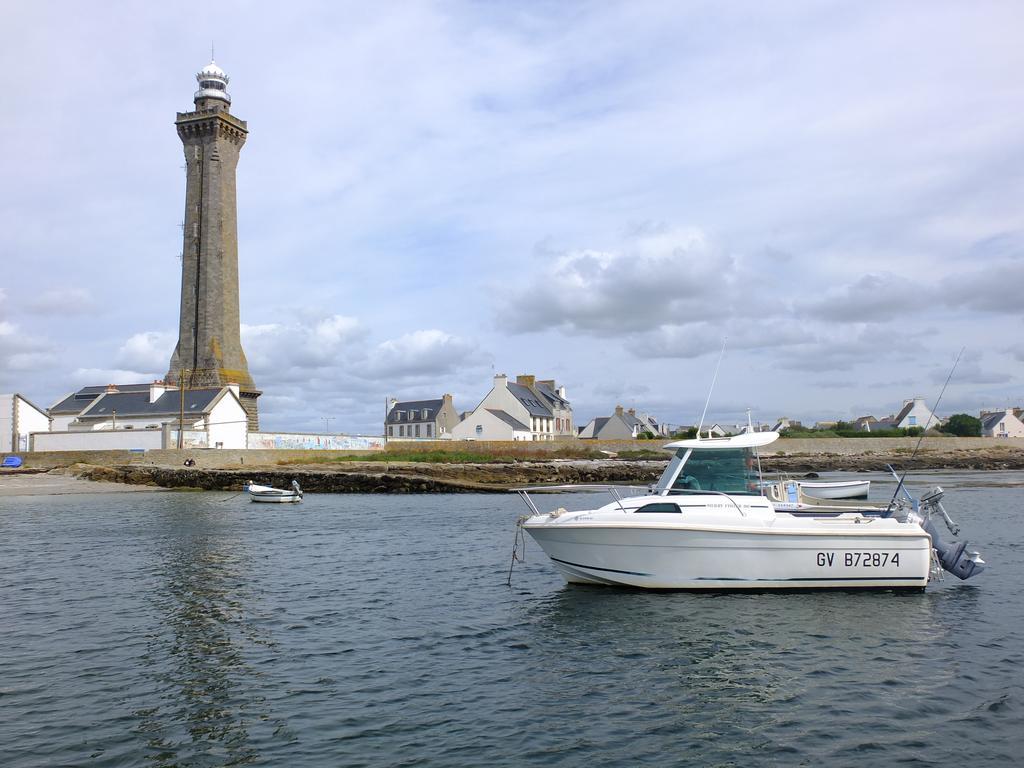Au calme à 10mn des baies de Douarnenez et Audierne avec cuisine à disposition Mahalon Exterior foto