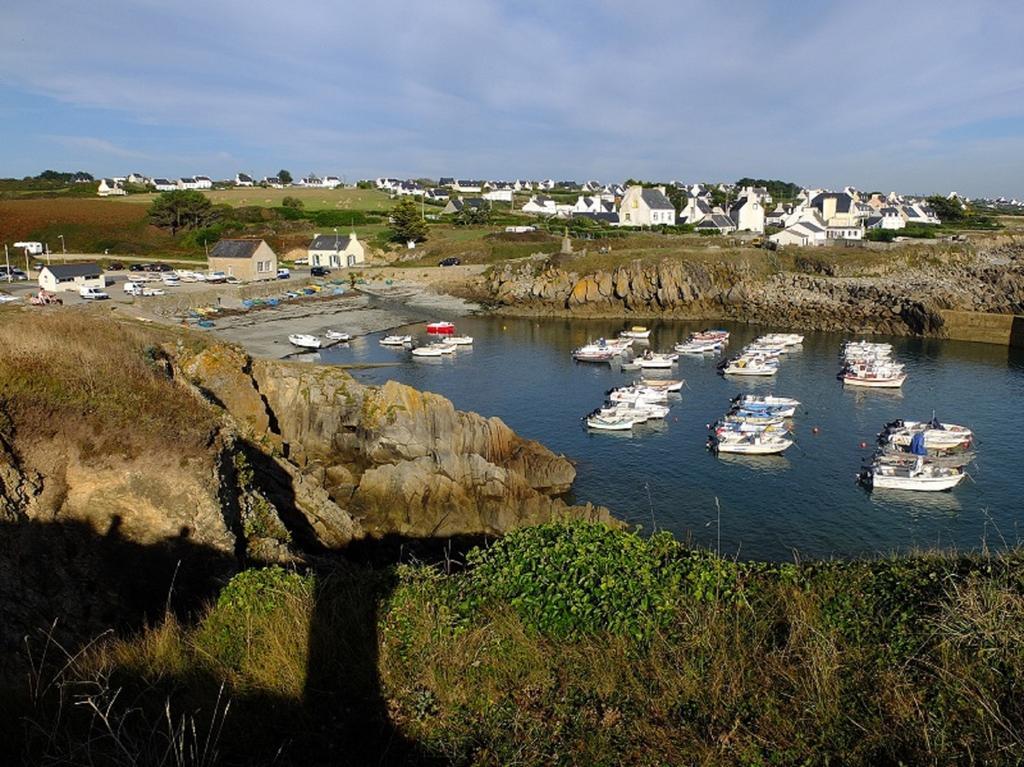 Au calme à 10mn des baies de Douarnenez et Audierne avec cuisine à disposition Mahalon Exterior foto